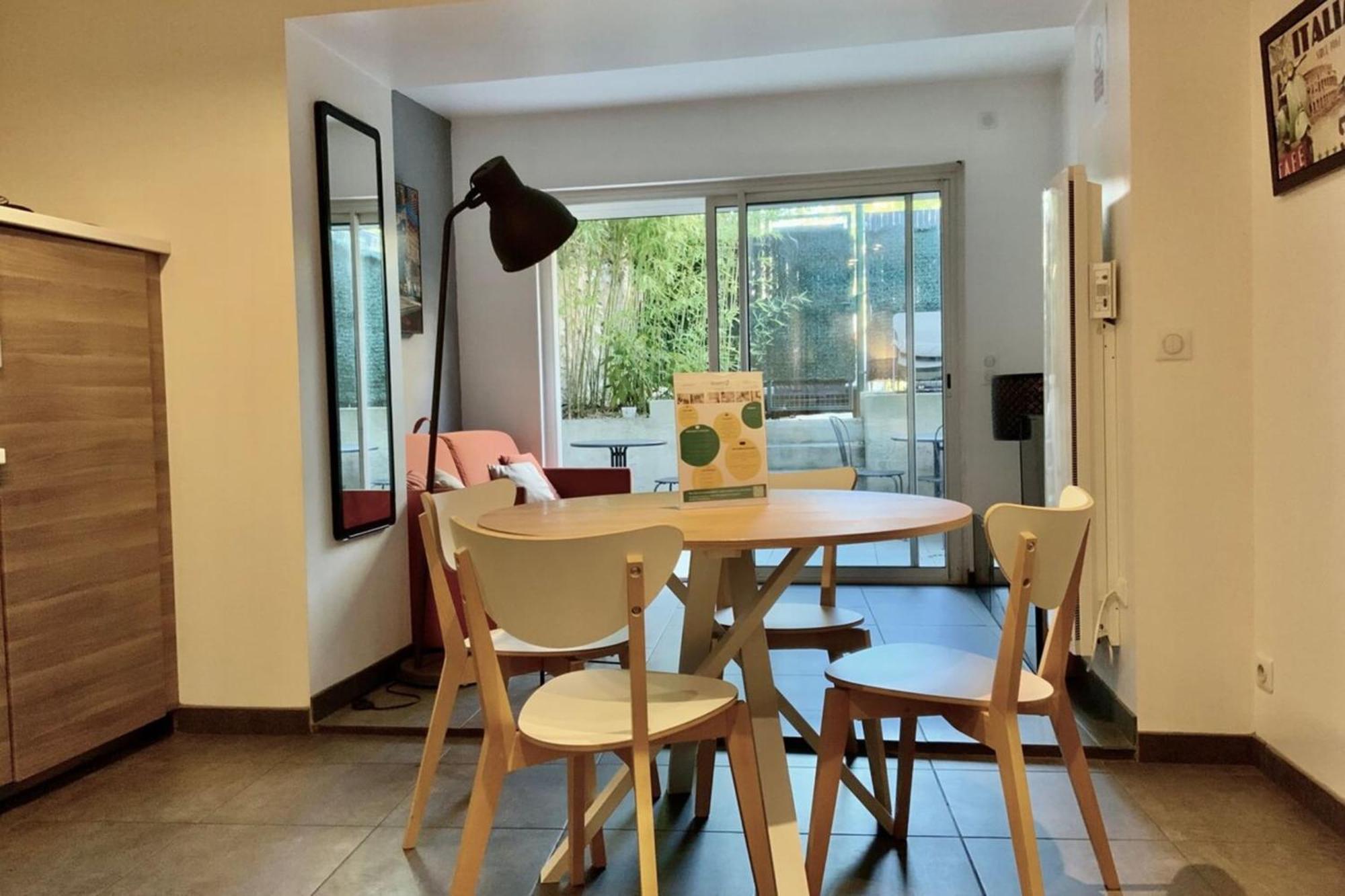 Le Jardinet - With Office In The City Center! Кастельно-ле-Лез Экстерьер фото