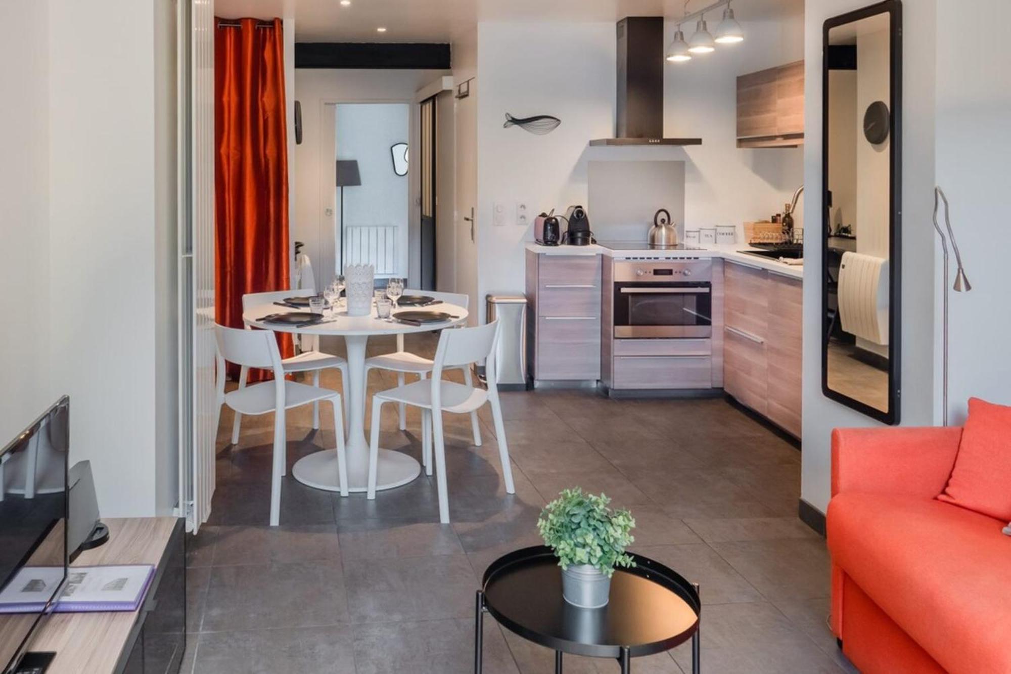 Le Jardinet - With Office In The City Center! Кастельно-ле-Лез Экстерьер фото