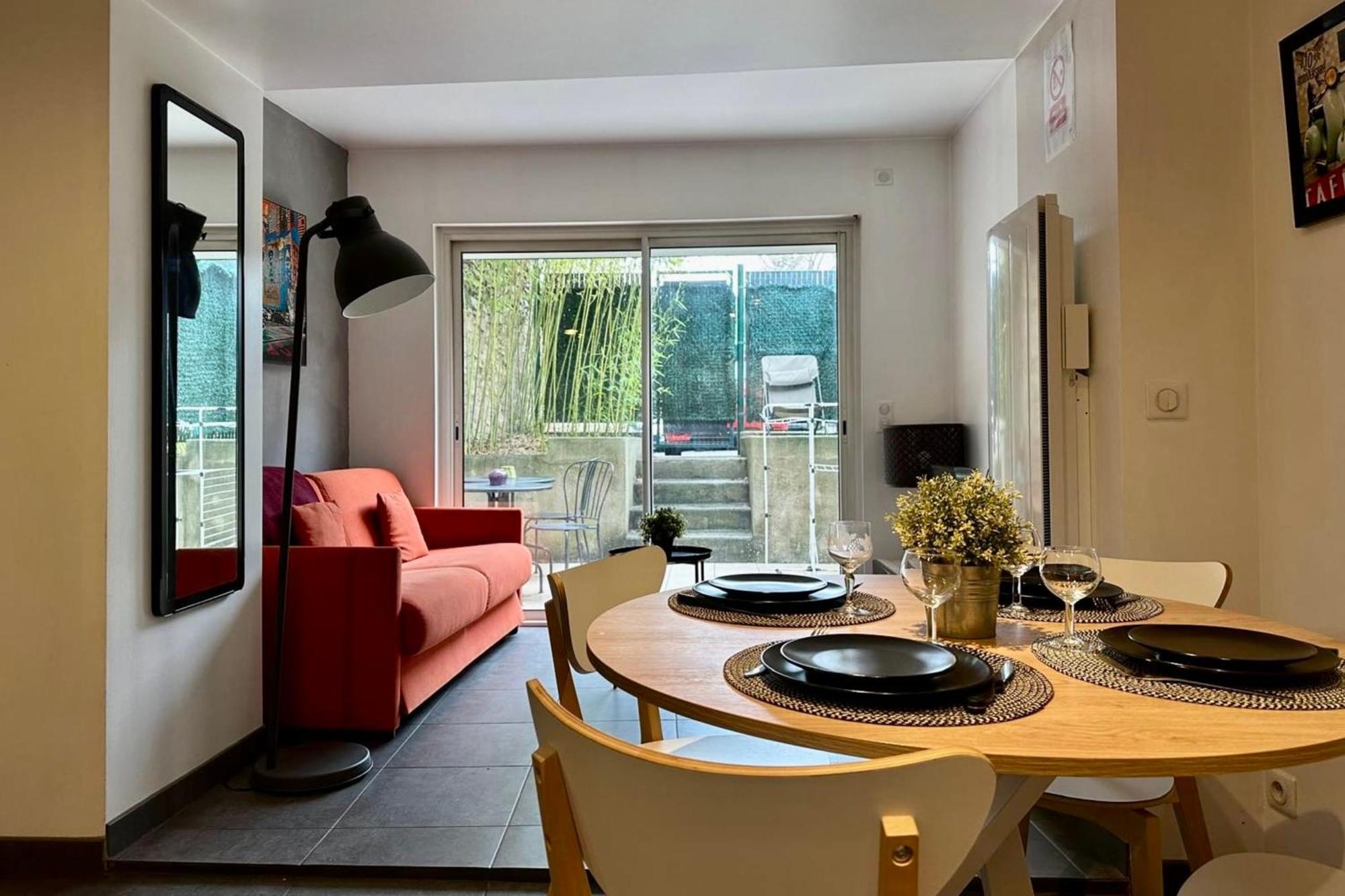 Le Jardinet - With Office In The City Center! Кастельно-ле-Лез Экстерьер фото